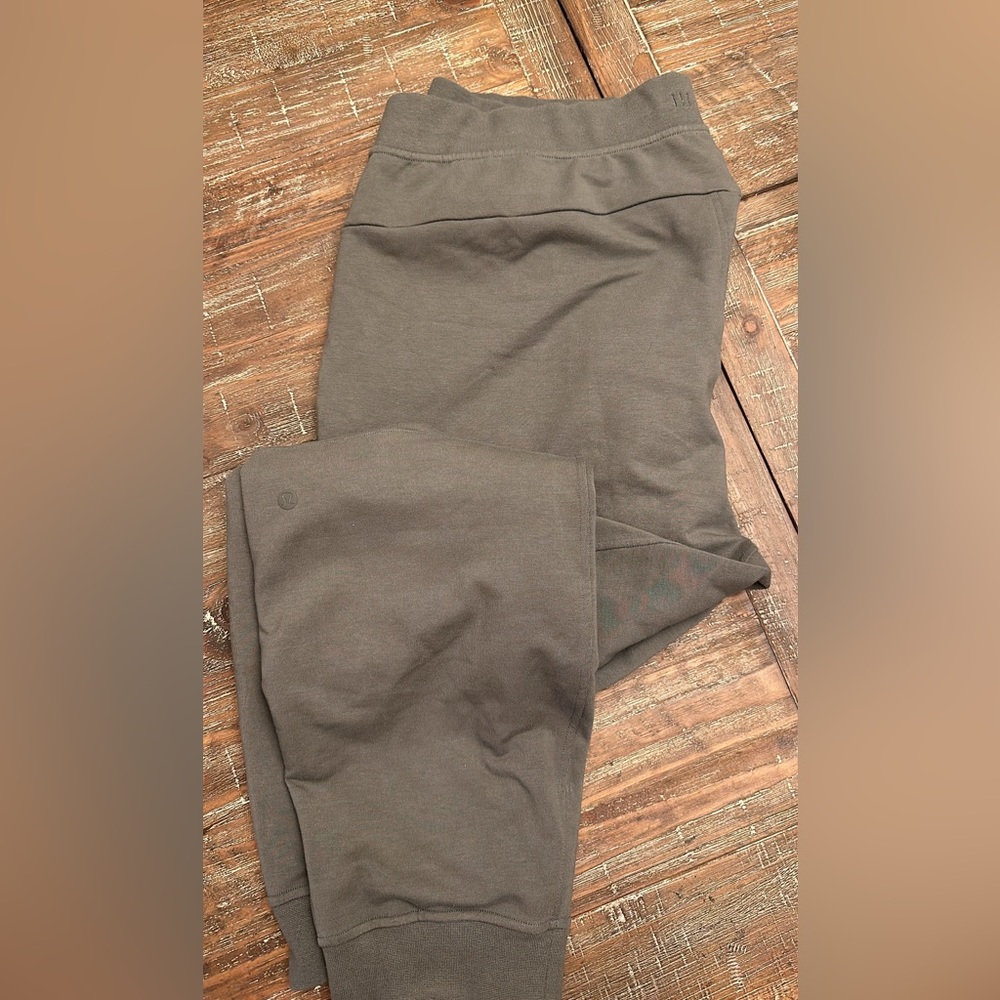 Men’s Lululemon joggers